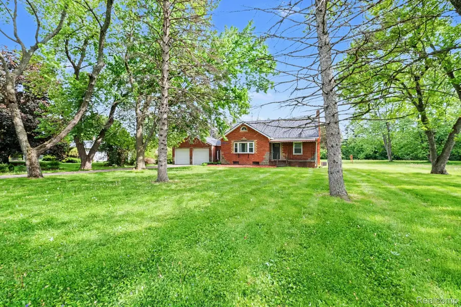 1093 W Maple Avenue, Mundy, MI 48507 - #2
