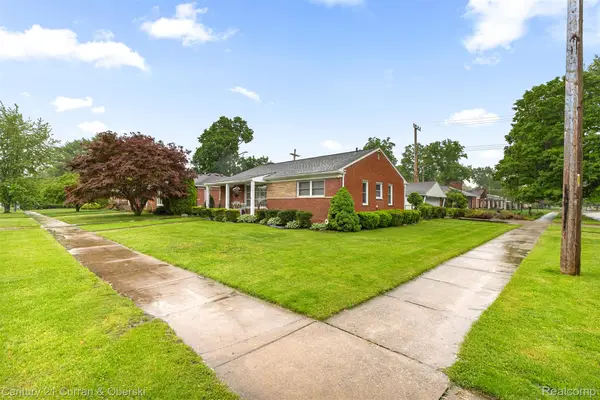 26657 W Chicago, Redford, MI 48239