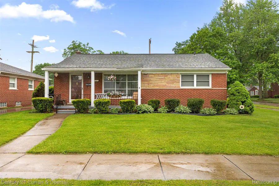 26657 W Chicago, Redford, MI 48239 - #2