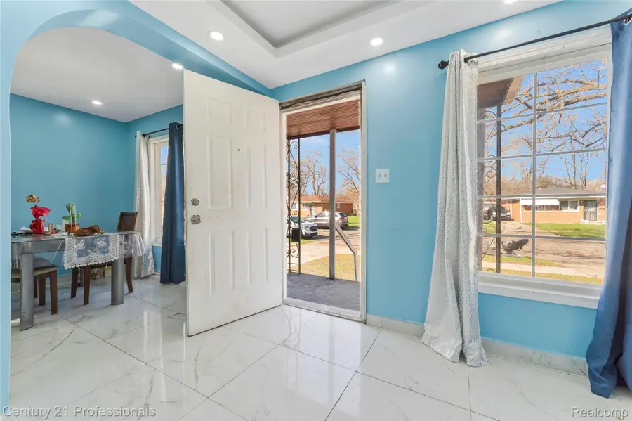 8040 Plainview Avenue, Detroit, MI 48228 - #3