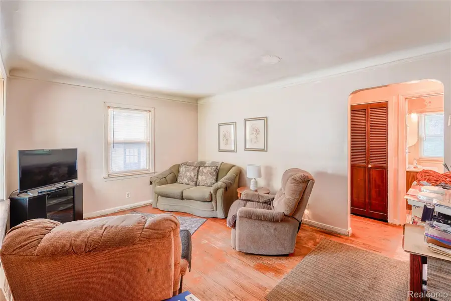 1102 N Vermont Avenue, Royal Oak, MI 48067 - #2
