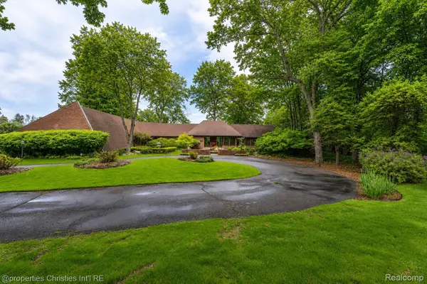 291 Barden Road, BloomfieldHills, MI 48304