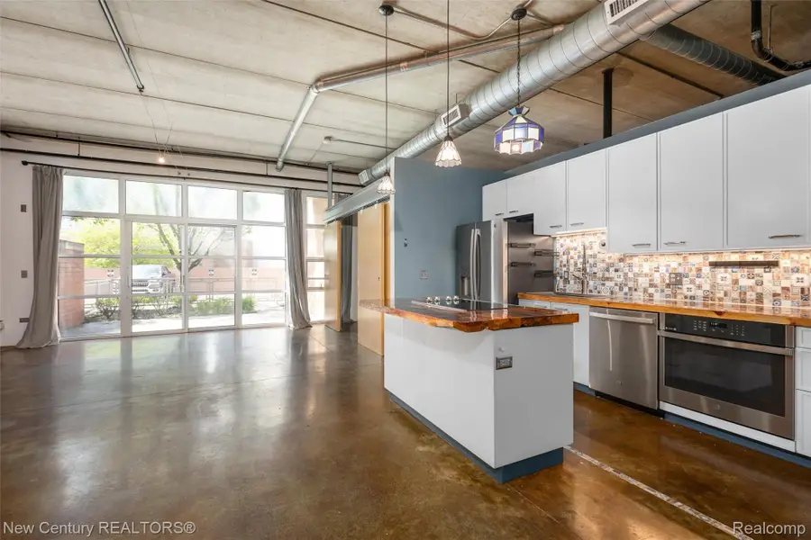 322 E Harrison Avenue #4, Royal Oak, MI 48067 - #2