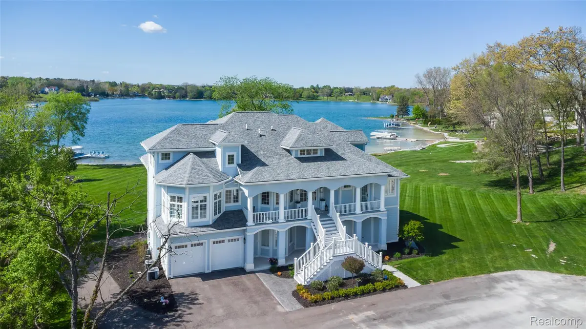 10195 Bennett Lake Road, Fenton, MI 48430 - #1