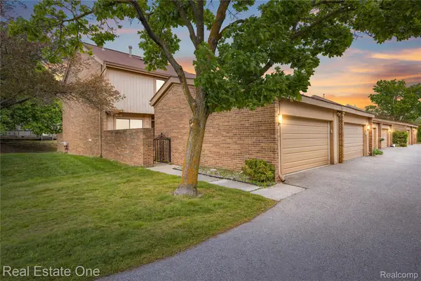 5345 Wright Way W, WestBloomfield, MI 48322