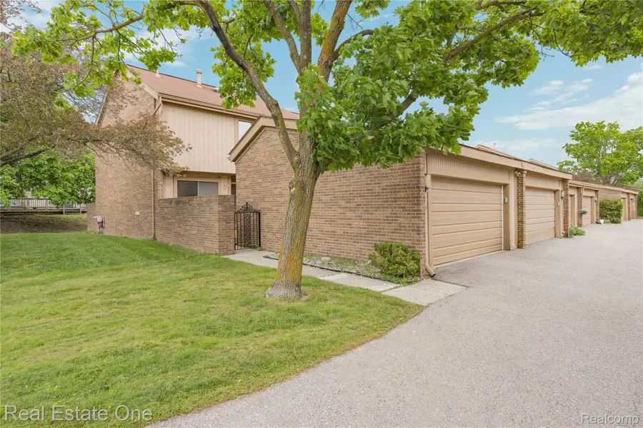 5345 Wright Way W, West Bloomfield, MI 48322 - #2