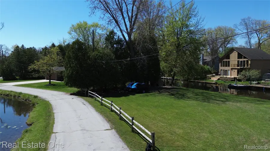 000 Clinton Dr Drive, West Bloomfield, MI 48324 - #2
