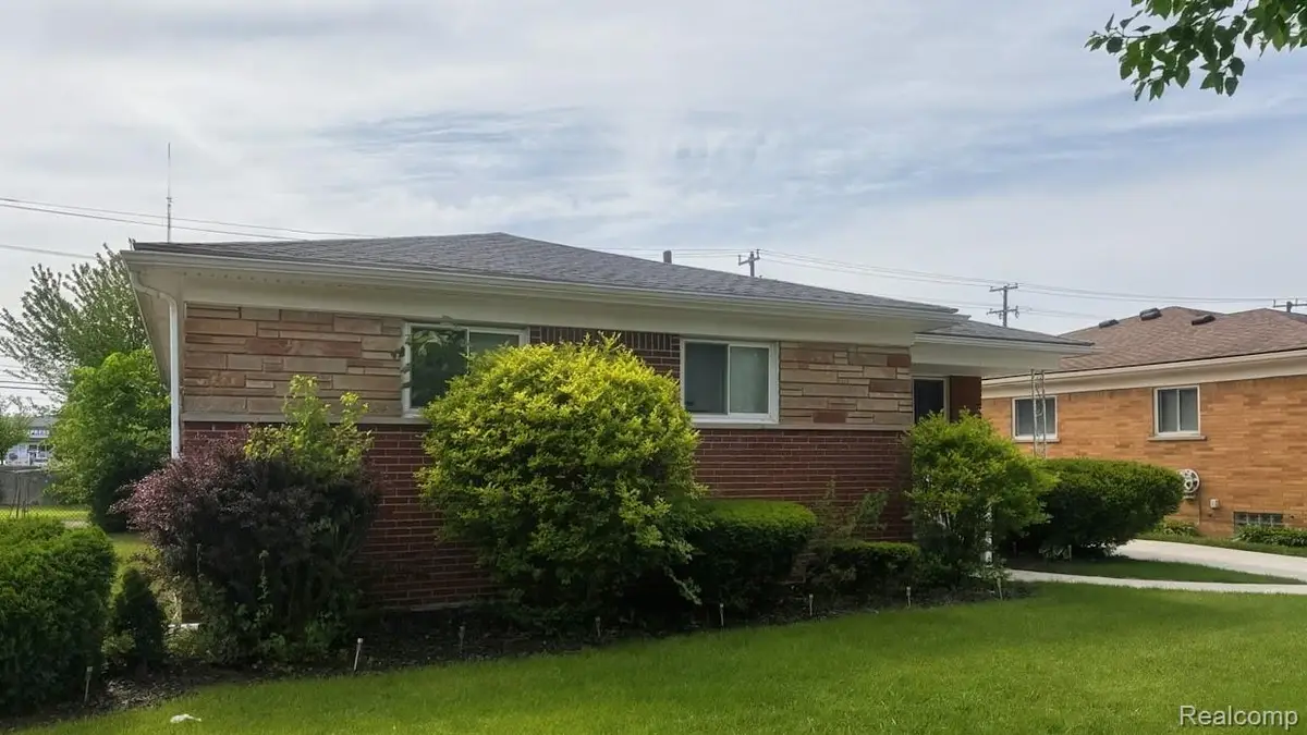 23131 Beverly Street, Oak Park, MI 48237 - #1