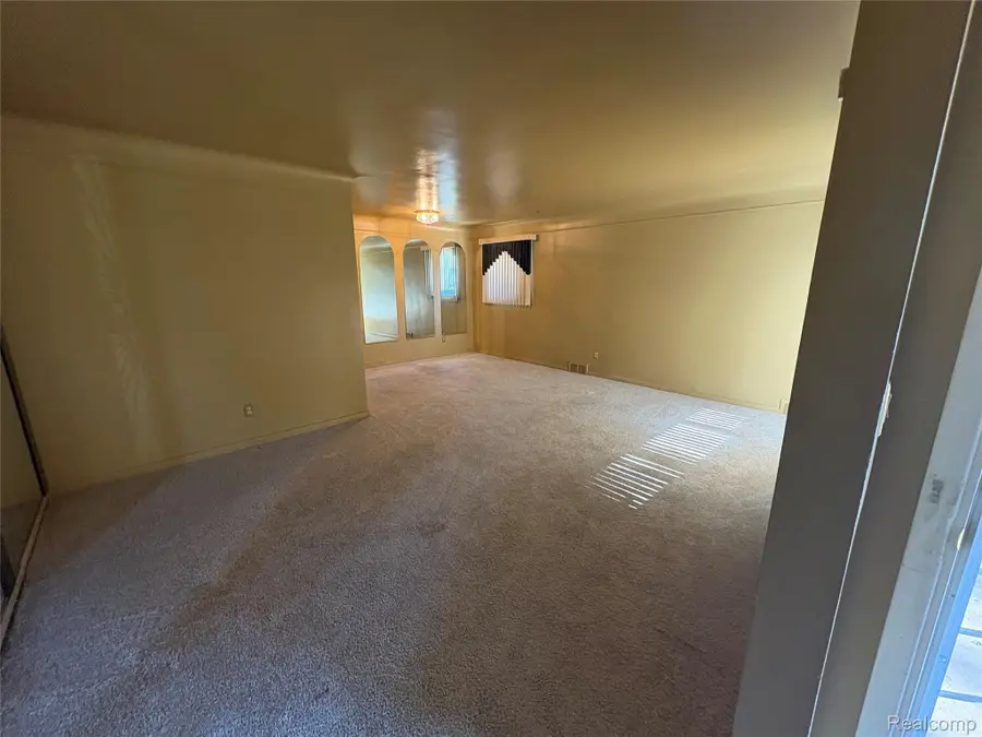 23131 Beverly Street, Oak Park, MI 48237 - #3