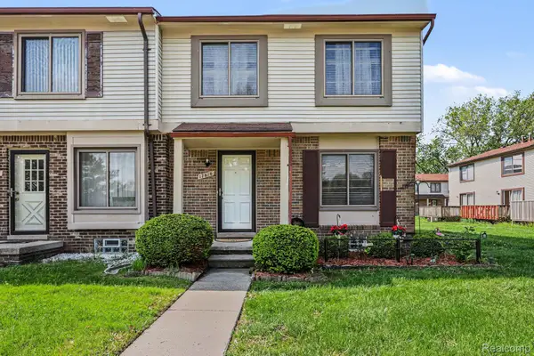 17010 Kingsbrooke Drive, ClintonTownship, MI 48038