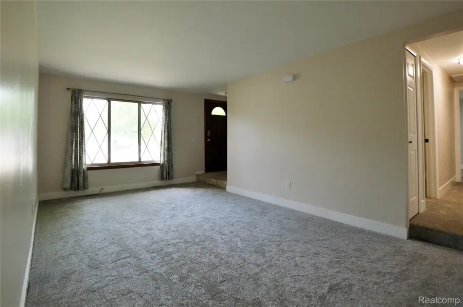 5200 Wishing Well Drive, Grand Blanc, MI 48439 - #3