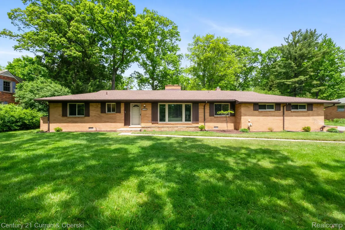 36634 W Lyman Road, Farmington, MI 48331 - #1