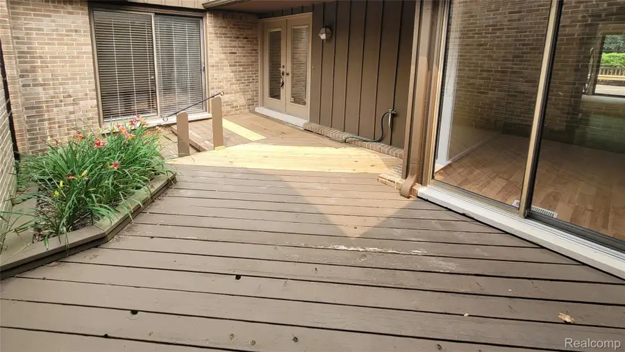 23830 Overlook Circle, Bingham Farms, MI 48025 - #3