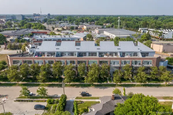 333 E Parent Avenue #41, RoyalOak, MI 48067
