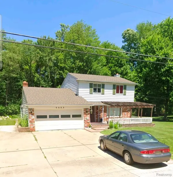 6099 Brookwood Drive, Burton, MI 48509