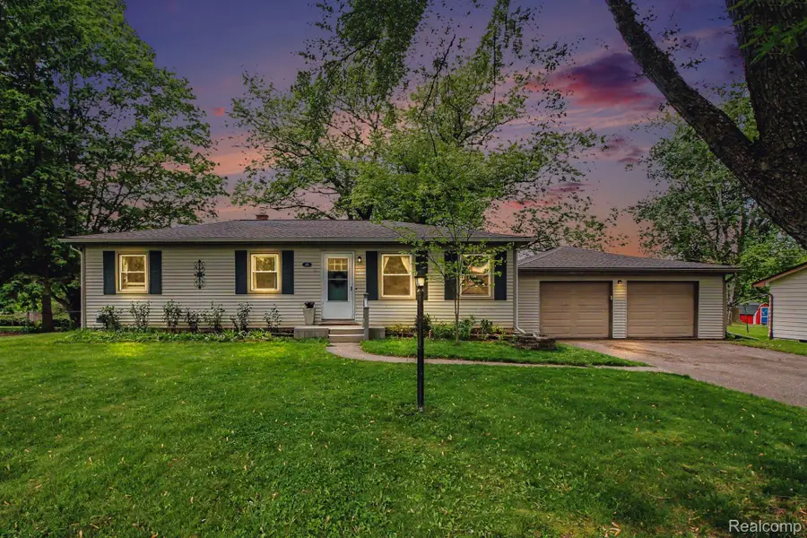 120 Westdale Drive, Howell, MI 48843 - #2