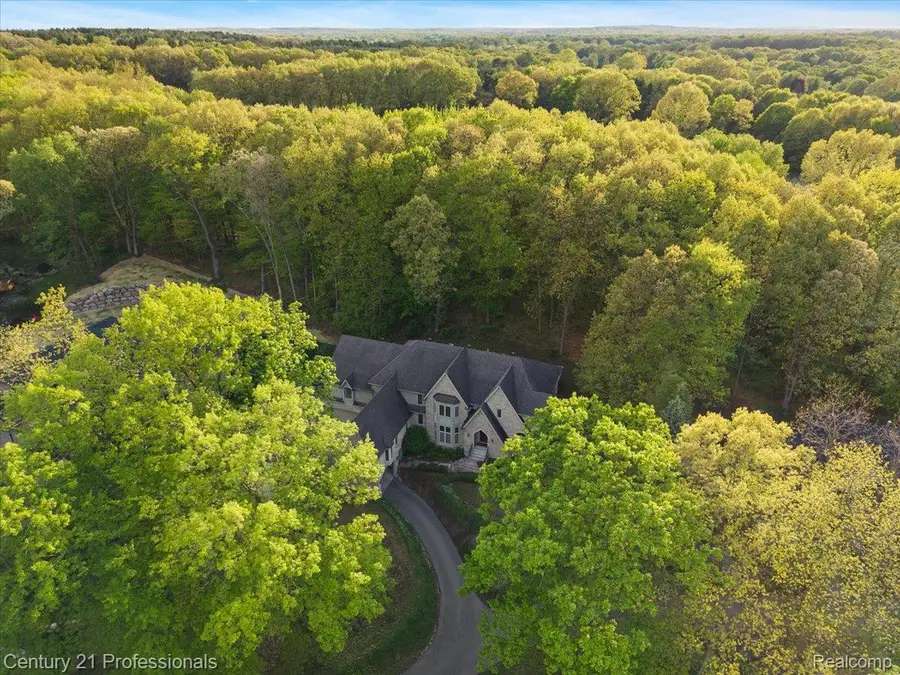 6705 College Park Drive, Clarkston, MI 48346 - #2