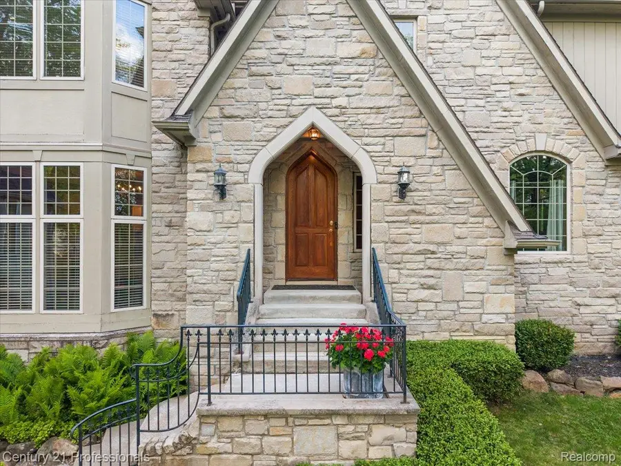 6705 College Park Drive, Clarkston, MI 48346 - #3