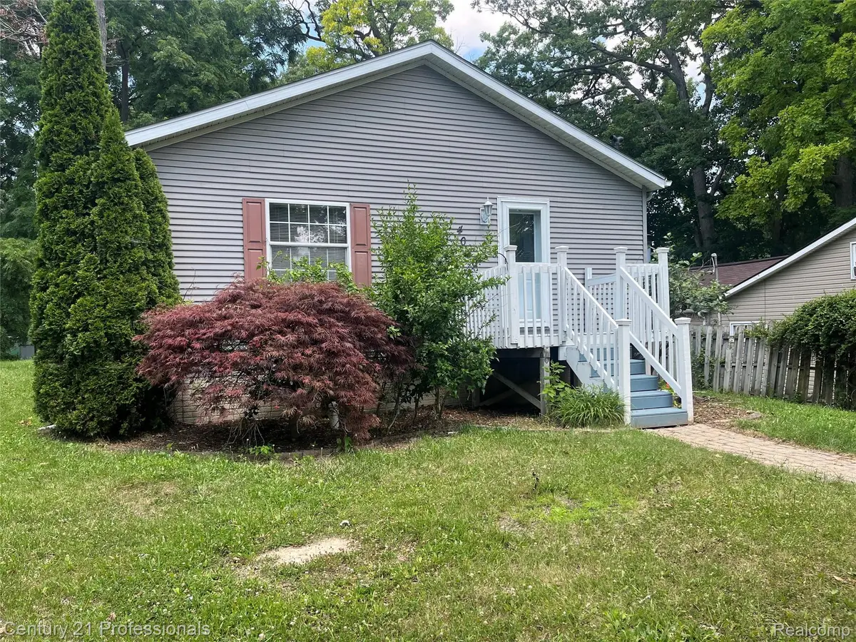 4080 Cass Elizabeth Road, Waterford, MI 48328 - #1