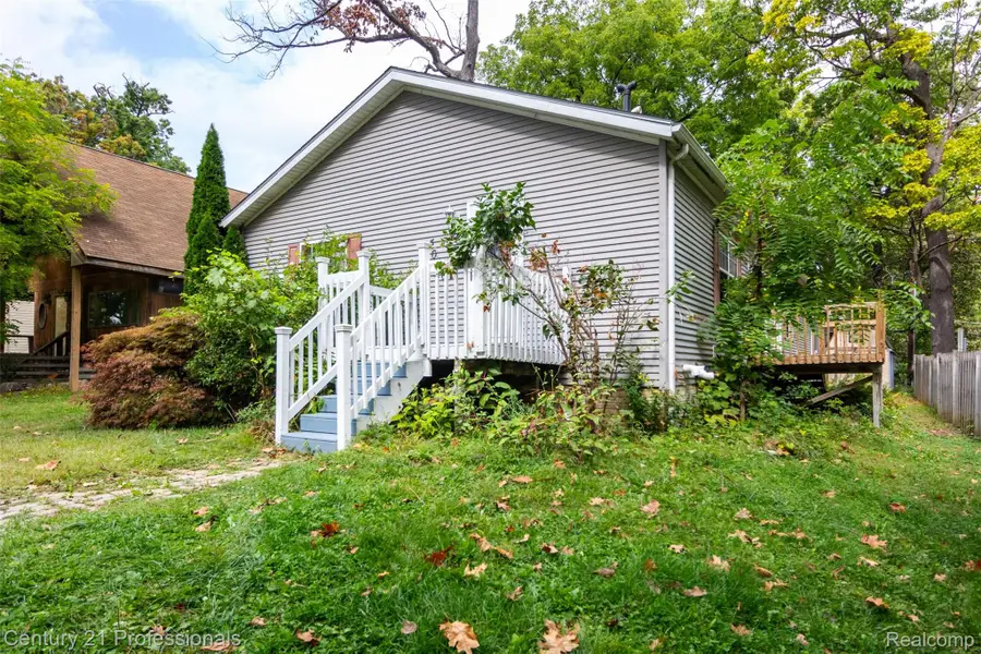 4080 Cass Elizabeth Road, Waterford, MI 48328 - #3