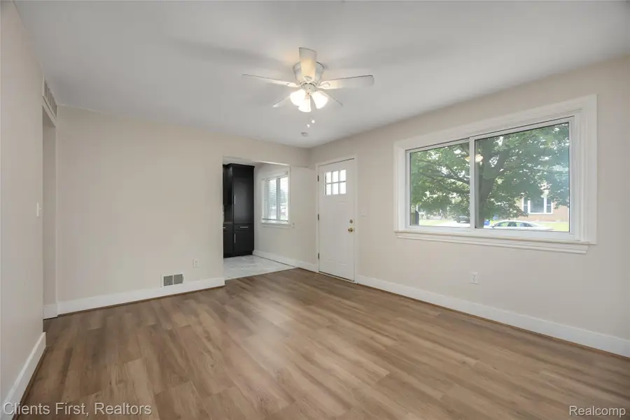 4993 Bedford Street, Dearborn Heights, MI 48125 - #3
