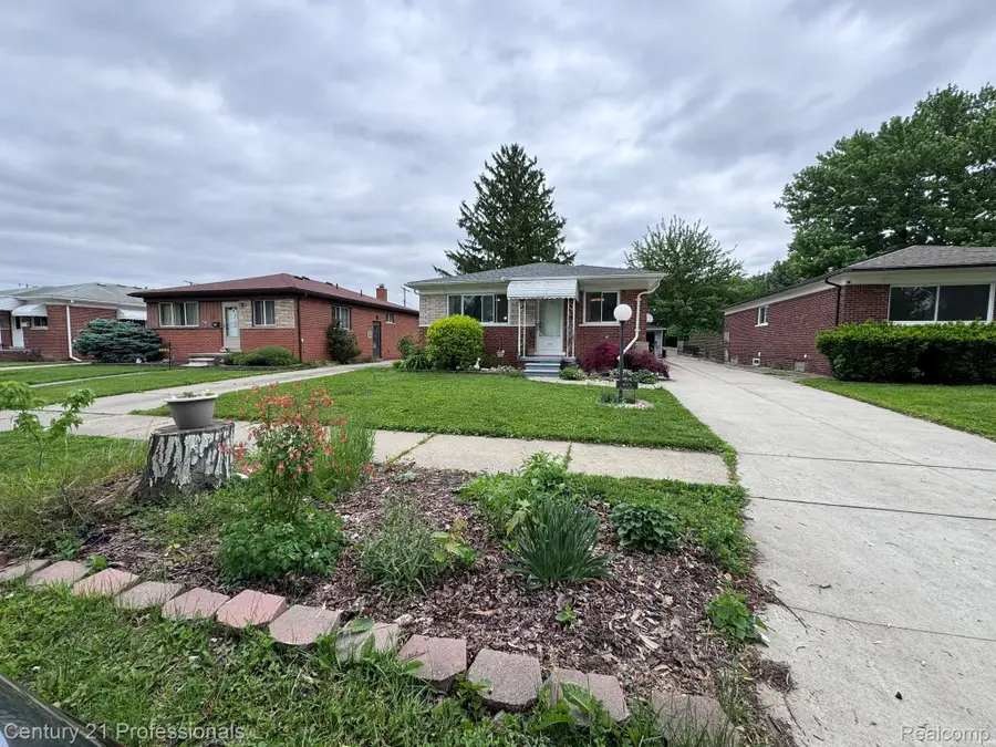 4973 Williams Street, Dearborn Heights, MI 48125 - #2
