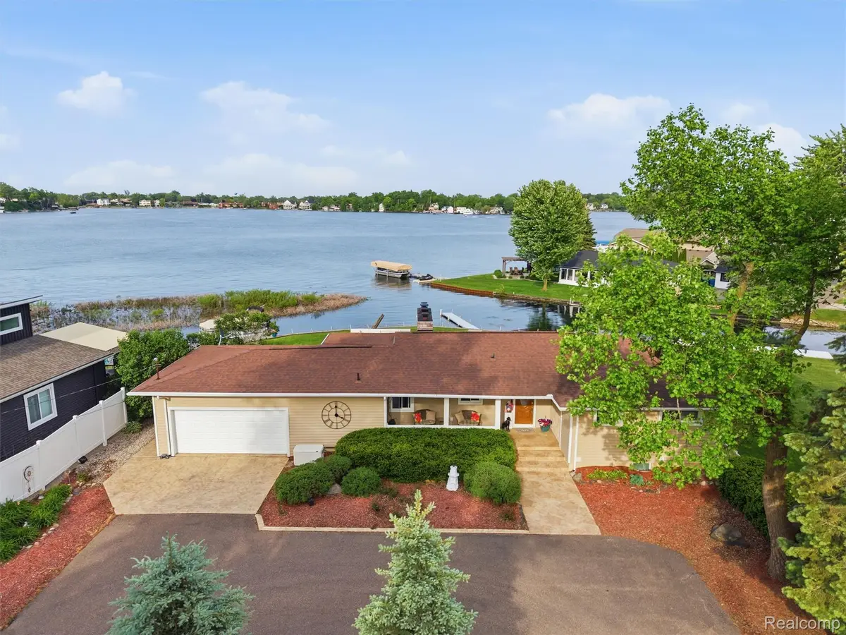 12099 Torrey Road, Fenton, MI 48430 - #1
