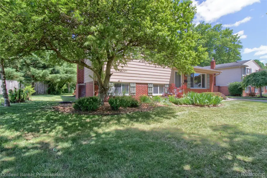 41928 River Oaks, Plymouth, MI 48170 - #2