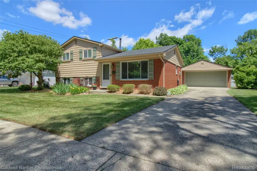 41928 River Oaks, Plymouth, MI 48170 - #3