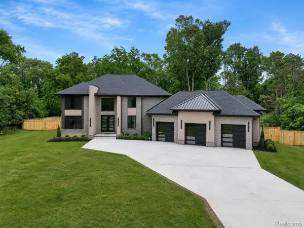 31130 Lahser, BeverlyHills, MI 48025