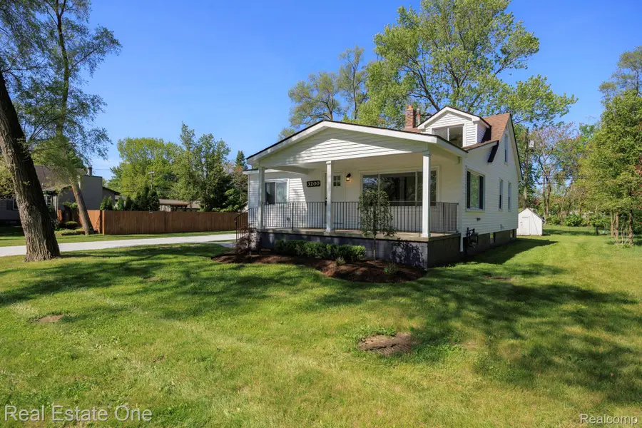 3200 Hessel Avenue, Rochester Hills, MI 48307 - #2