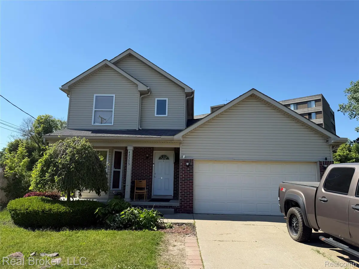 42575 Walnut Street, Clinton, MI 48036 - #1