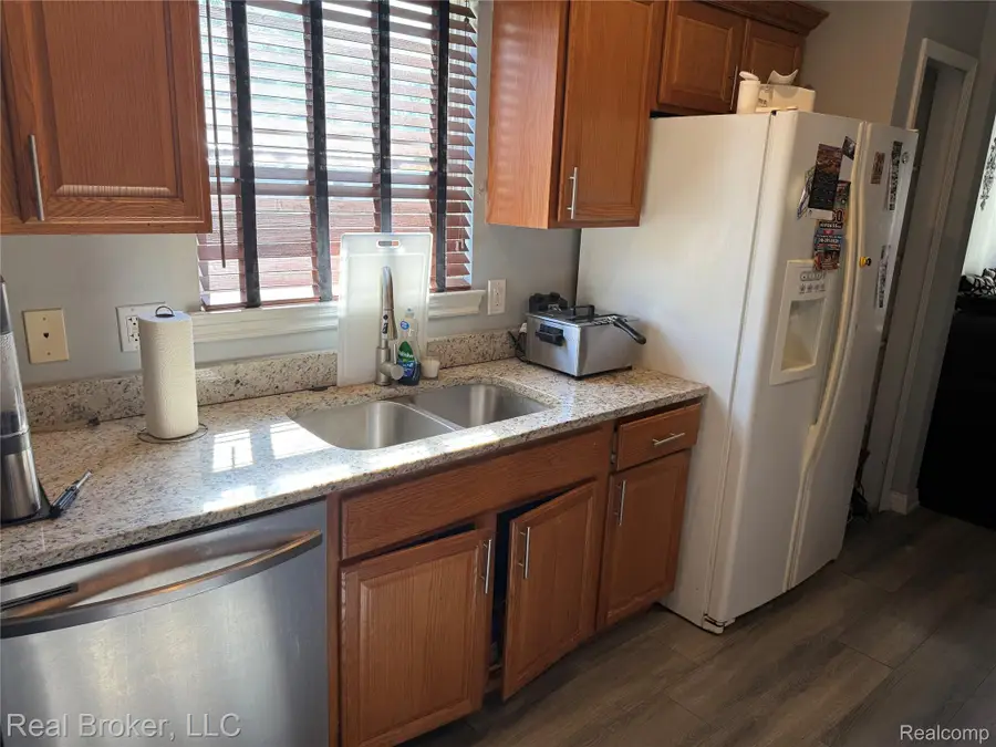 42575 Walnut Street, Clinton, MI 48036 - #3
