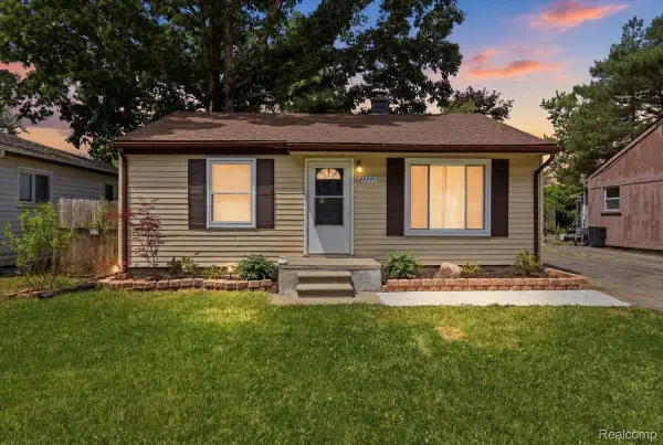 22771 Purdue Avenue, Farmington, MI 48336