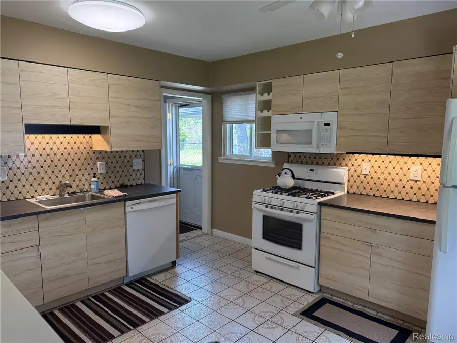 22017 Seminole Street, Southfield, MI 48033 - #3