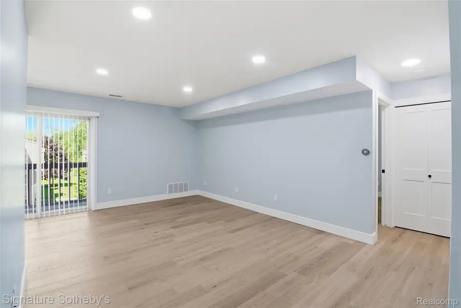 29850 W 12 Mile Road #512, Farmington, MI 48334 - #2