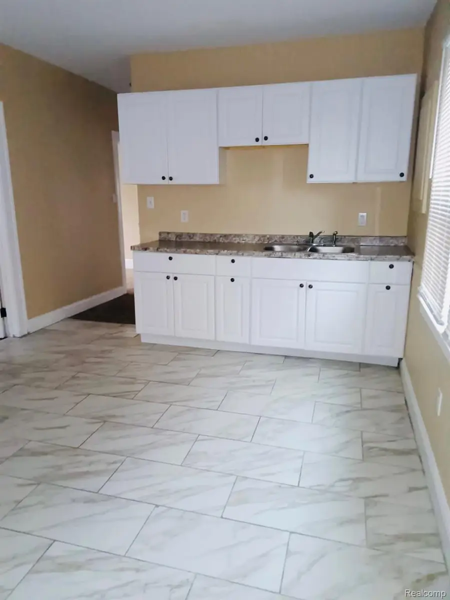 4215 Dickerson Street, Detroit, MI 48215 - #2