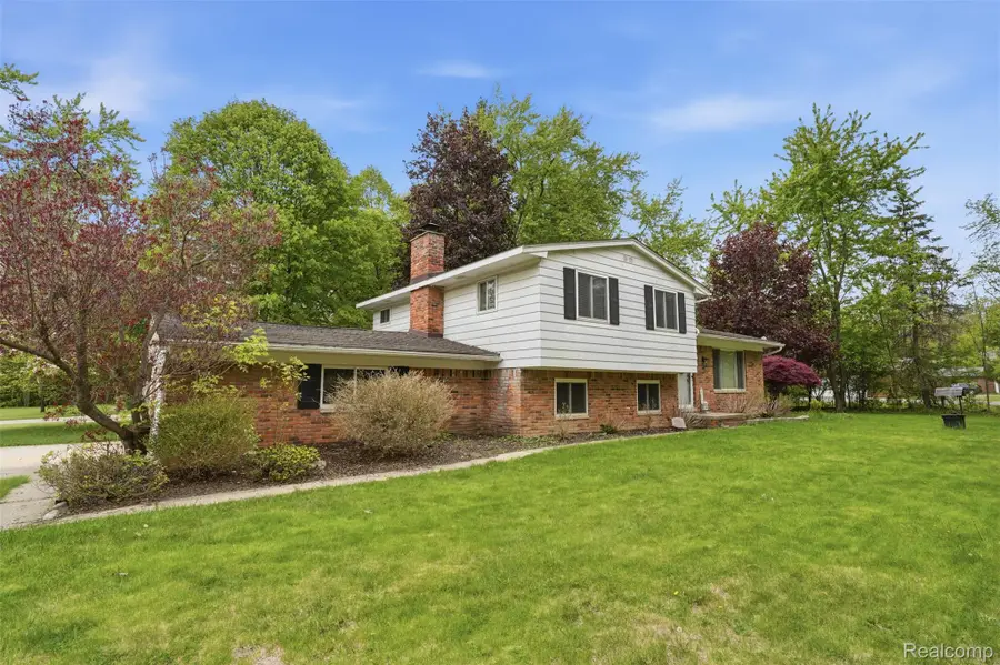 2478 Hiller Road, West Bloomfield, MI 48324 - #2