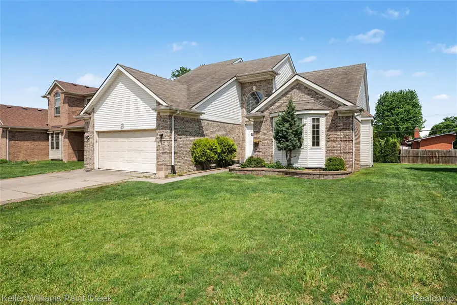 33180 Glengary Court, Sterling Heights, MI 48310 - #3