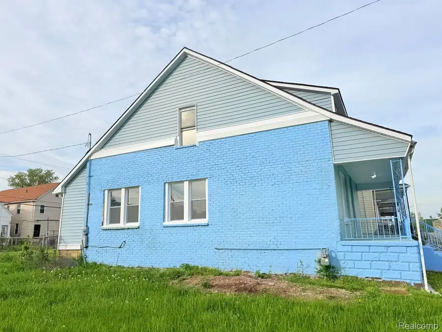 5041 Edwin Street, Hamtramck, MI 48212 - #3
