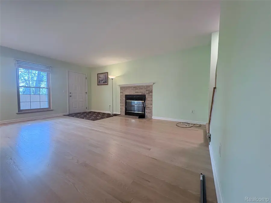 7595 Woodview Drive, Waterford, MI 48327 - #3