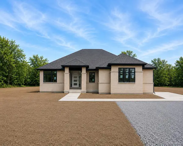 4930 Daisy Lane, Almont, MI 48003