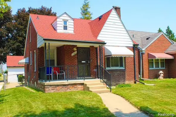 15605 Carlisle, Detroit, MI 48205
