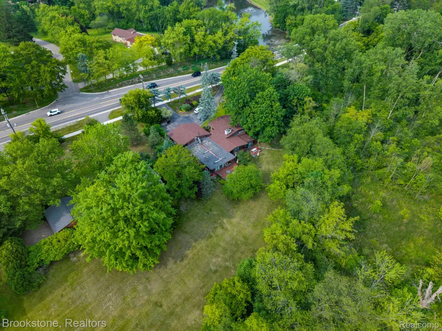4665 W Maple Road, Bloomfield, MI 48301 - #3