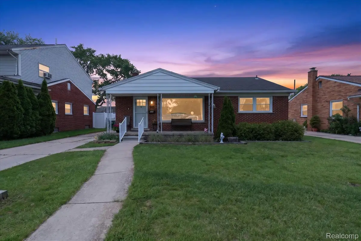 6601 Elizabeth Street, Garden City, MI 48135 - #1
