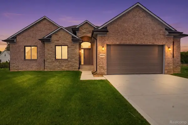 50976 Remar Farms Dr, Macomb, MI 48042