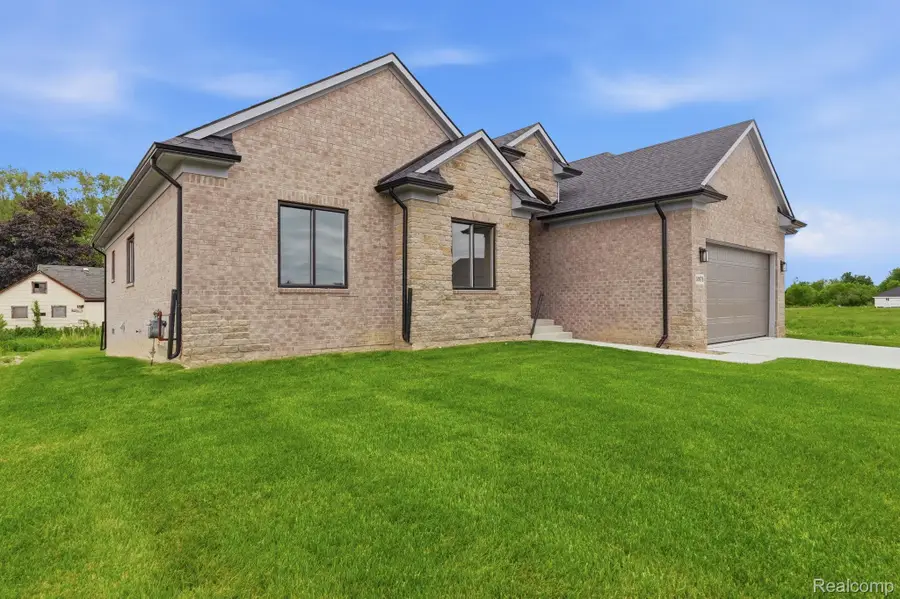 50976 Remar Farms Dr, Macomb, MI 48042 - #3
