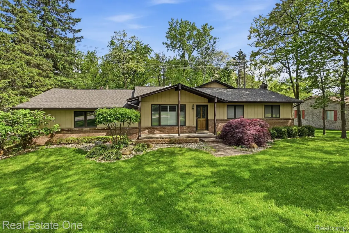 6920 Pontiac Trail, West Bloomfield, MI 48323 - #1