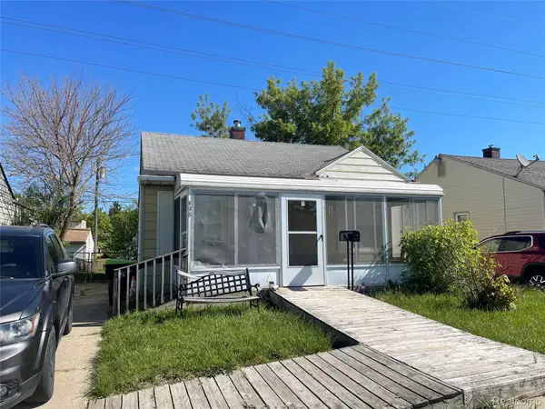 498 Montana Avenue, Pontiac, MI 48341