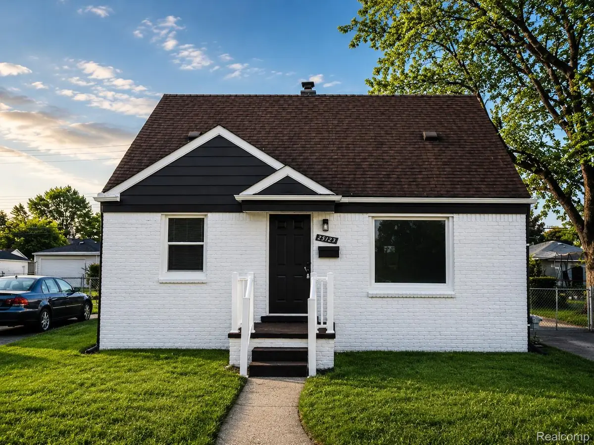 25123 Mackinac Street, Roseville, MI 48066 - #1